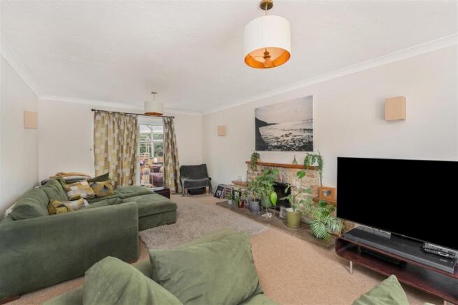 11 Bulls Lane, Kings Sutton-7.jpg