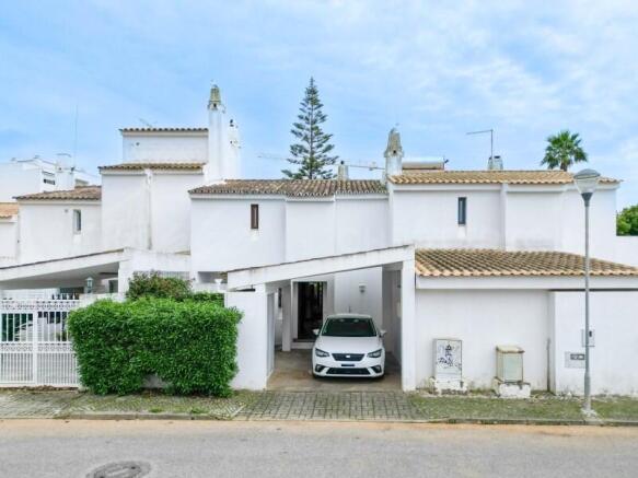 Quarteira 2 Bed Beach Townhouse For Sale In Quinta do Romão (2)