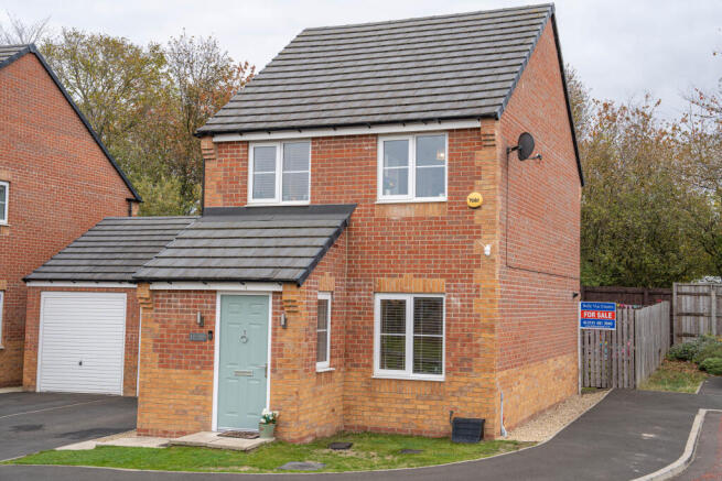 3-bed detached on Cuthbert Park, Portobello, Birtley, Gateshead, £215,000