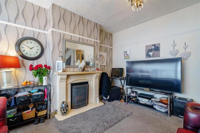 8432873-interior19.jpg