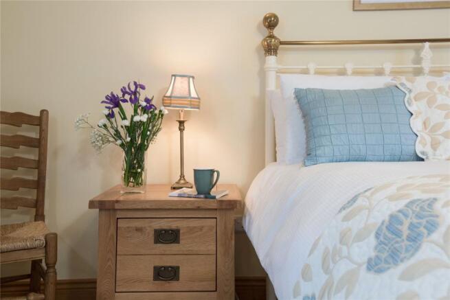 Bedroom 1 (Pic 3)