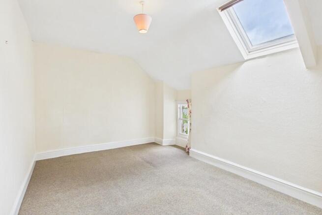 5 bed Semi-Detached for sale Image 10