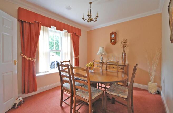 Dining Room b.jpg