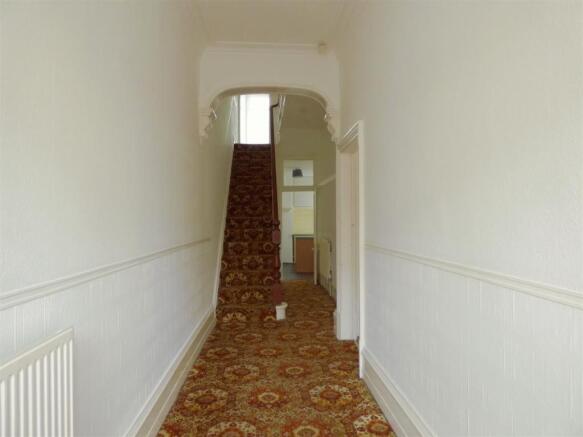 Spacious Entrance Ha