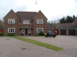 25, Heathside Place, Epsom KT18 5TX