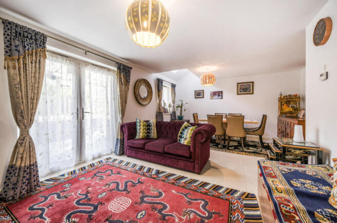 1343298-3-68adb22...