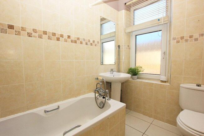 3 bed Terraced for sale Image 9