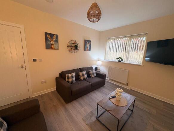 1 bed House Share to rent Image 4