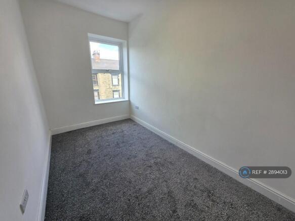 2 bed Terraced to rent Image 8