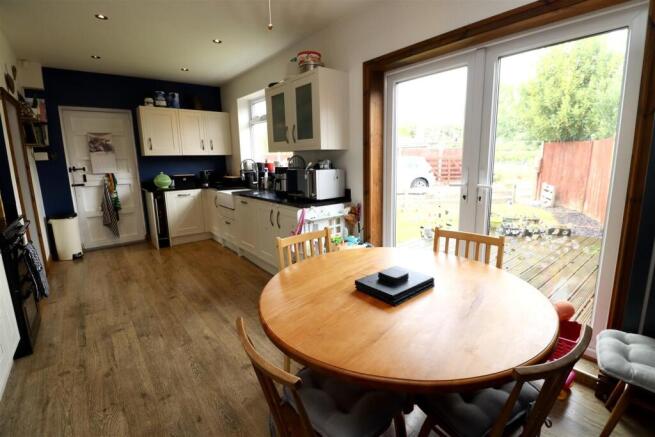 3 bed Semi-Detached for sale Image 5