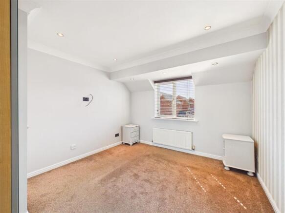 2 bed Semi-Detached for sale Image 6
