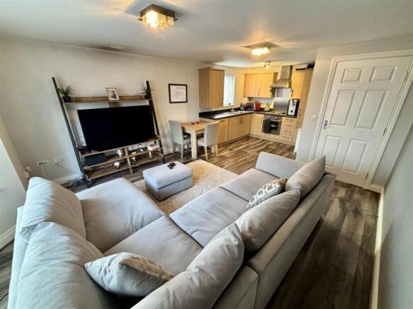 Open Plan Living Room & Kitchen