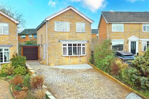 60, Westville Oval, Harrogate HG1 3JW