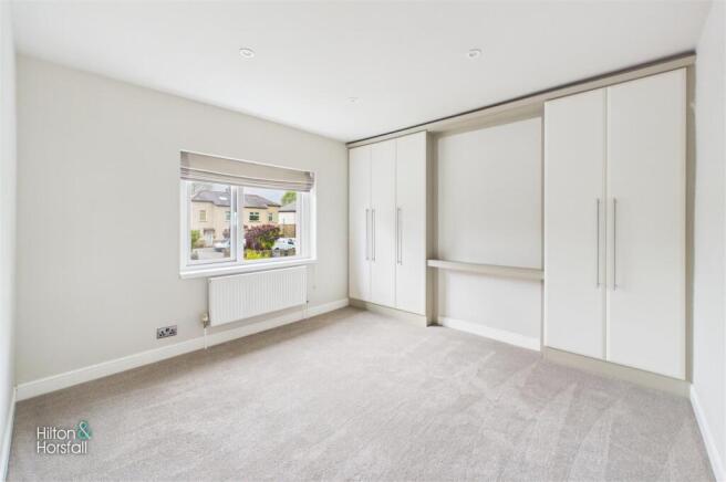 3 bed Terraced for sale Image 8