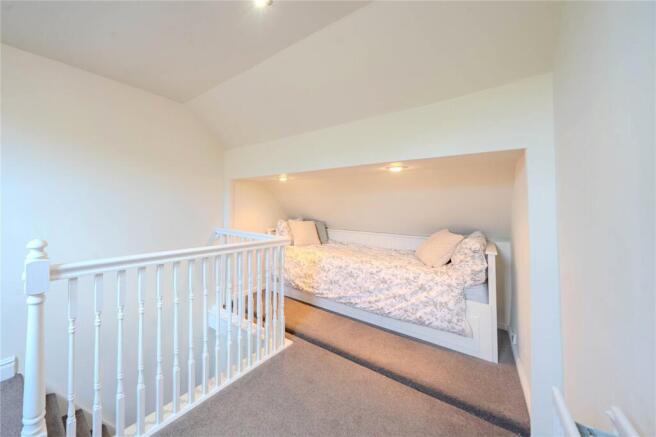 4 bed Terraced for sale Image 11