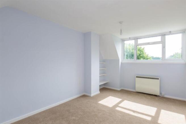 Bedroom 1.jpg