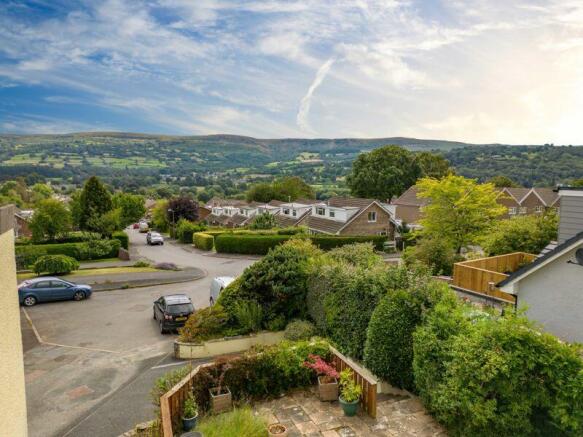 Towards Llangattock Hillside