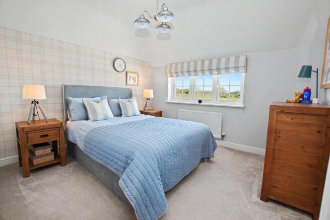4 bed Detached for sale Image 6