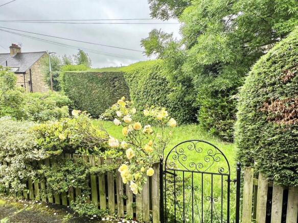 2 bed Terraced for sale Image 12