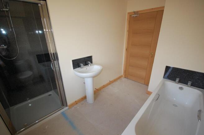 Flat 7 Bathroom