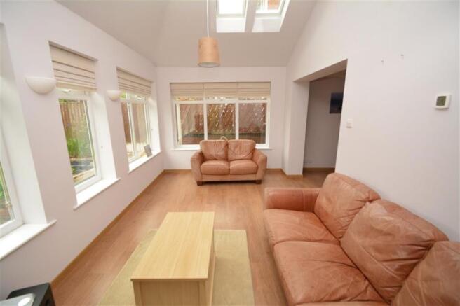 GARDEN ROOM