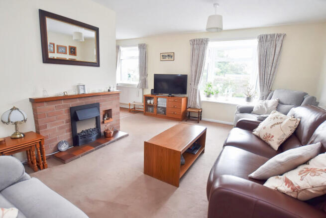 Lounge 1