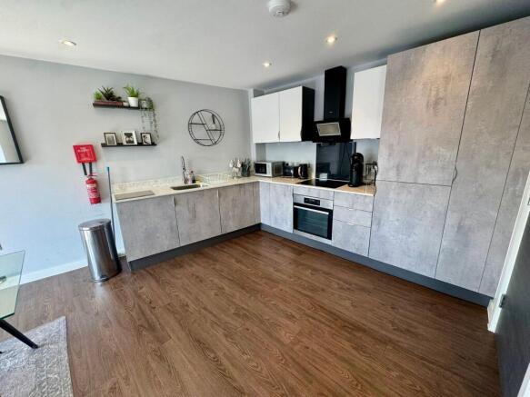 2 bed Flat to rent Image 7