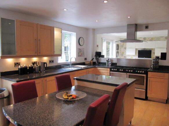 Kitchen/Breakfast Ro