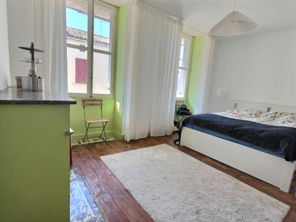 Photo 3