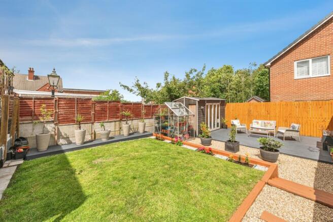 3 bed Semi-Detached for sale Image 11