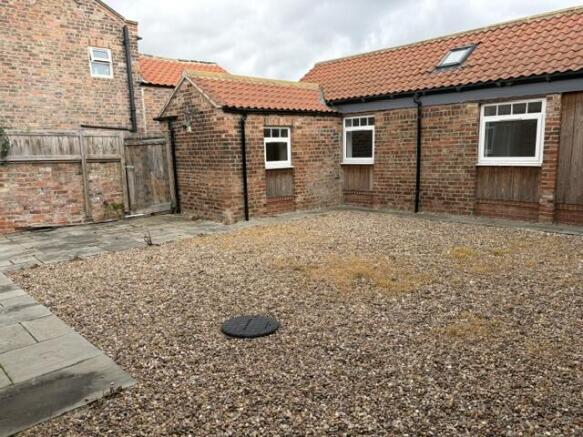 4 bed Barn Conversion to rent Image 4