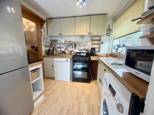 3 bed Semi-Detached for sale Image 8