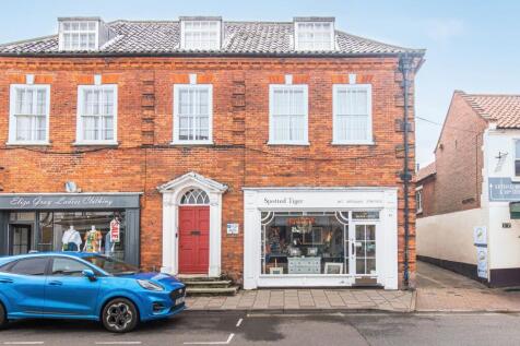 Chain Free Georgian Elegance in the Heart of Holt