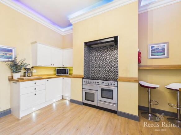 5 bed Terraced for sale Image 6