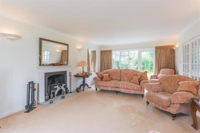 8304187-interior13.jpg