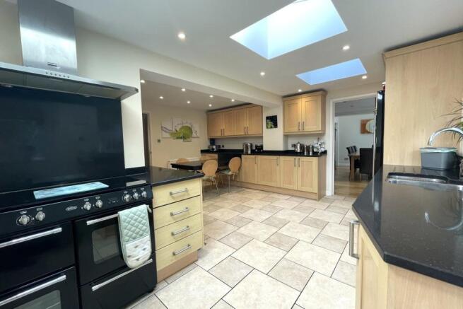 Kitchen/Breakfast Ro