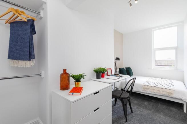 5 bed House to rent Image 8