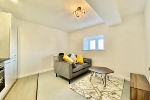Flat 3, 1, Viaduct Road, Burley, Leeds LS4 2BG