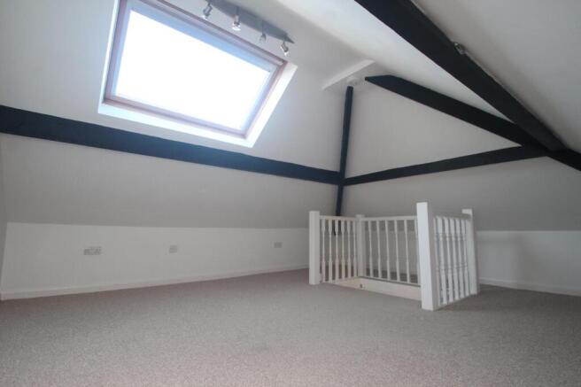 3 bed House to rent Image 10
