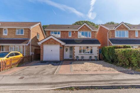 Maple Gardens, Risca, NP11