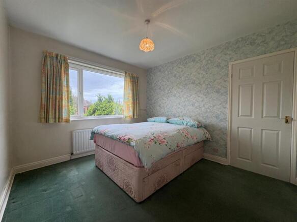 3 bed Detached Bungalow for sale Image 7