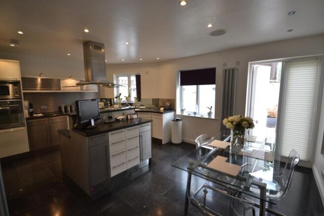 Kitchen/Breakfast Ro