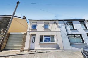 5, Howell's Row, Godreaman, Aberdare CF44 6DL
