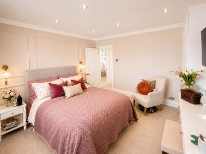 New Road, Shenley