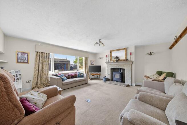 6 bed Detached for sale Image 7