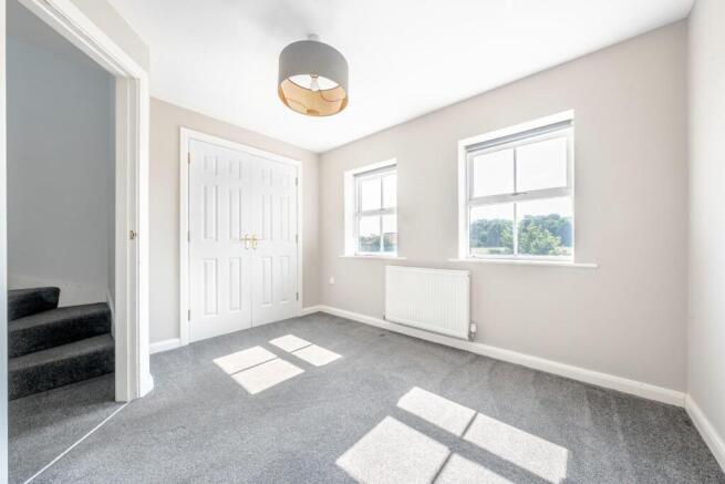 3 bed Town House for sale Image 8
