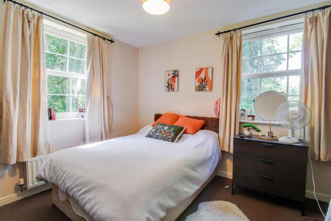 2 bed Apartment for sale Image 6
