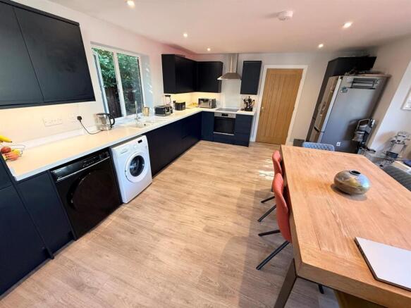 Kitchen/Dining Room