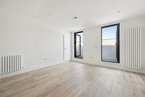 Flat 3, 23, Ellerslie Road, London W12 7BN