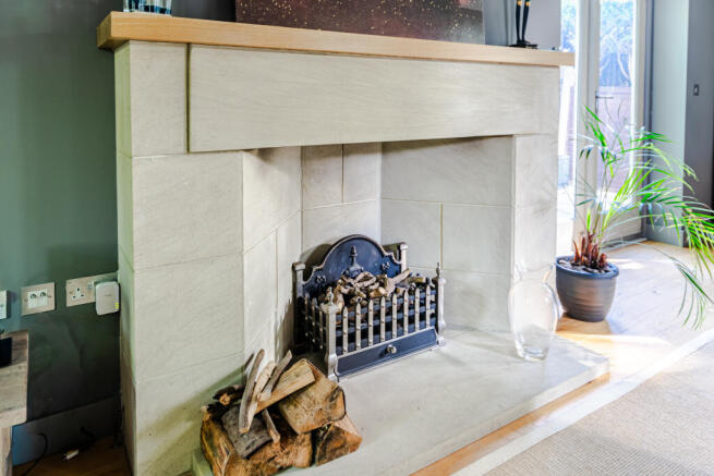4 bed Detached for sale Image 4